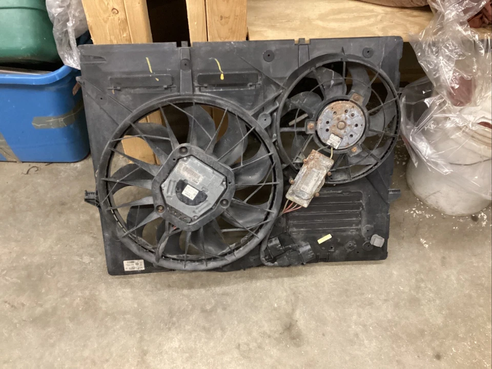 AUDI Q7 2011-2015 CONJUNTO VENTILADOR REFRIGERACIÓN RADIADOR MOTOR 3.6 con cubierta Foto 1 de 2