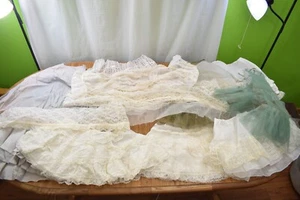 VINTAGE LOT Dress/Underskirts Scraps Material Green, White, Lace Restoration - Picture 1 of 13