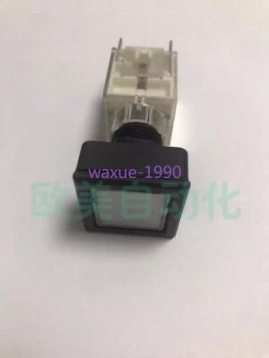 1pcs Used SCHLEGEL QXJT+ATL white button IEC 60947-5-1 - Image 1 of 2