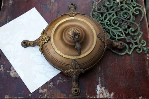 Antique Ornate French Scroll & Leaf Design Brass & Copper 4 Light Pan Fixture Pa Cover
