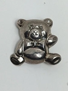 Vintage Sterling Silber Teddybär Anhänger/Anstecknadel gemarkt .925 ca. 1,25 x 1,25 A5 - Bild 1 von 3