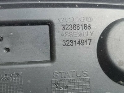 32368188 aletín trasero izquierdo VOLVO XC 40 CORE 2WD 2021 2411589 - Imagen 1 de 4