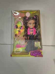 Bratz Alwayz Sasha Fashion Doll with 10 Accessories and Poster~ NEW - Picture 1 of 6