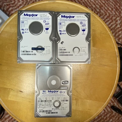 Maxtor DiamondMax 120GB (1) Maxtor Diamond Max 160gb -(1) Maxtor 34098H4-(1) - Image 1 of 4