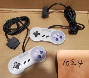 Juego de 2 mandos originales SNES Super Nintendo auténticos OEM SNS-005 probados - Imagen 1 de 5