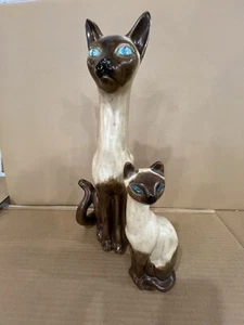 Vintage Ceramic Pair Of Siamese Cats Blue Jewel Eyes Mid Century Modern Figurine - Picture 1 of 22
