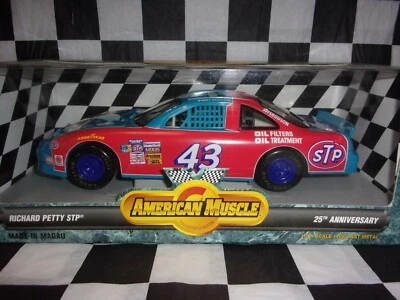 1972 Richard Petty #43 STP American Muscle 1:18 Scala 25° Anniversario - Immagine 1 di 4