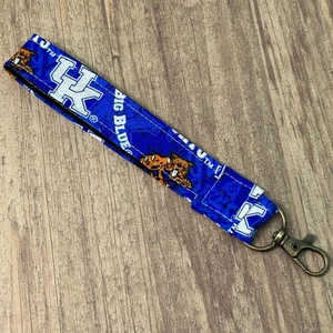 University Kentucky Wildcat Scratch inspiriert Schlüsselanhänger Strumpf Füller Abschluss Geschenk - Bild 1 von 5