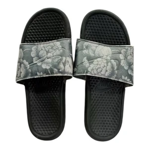 Nike Womens Sz 9 JDI Benassi 618919-025 Floral Black Slide Sandals 1742 - Picture 1 of 9