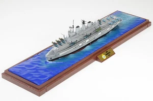 955001A Forces of Valor Invincible-class Aircraft Carrier 1/700 Model HMS - Picture 1 of 2