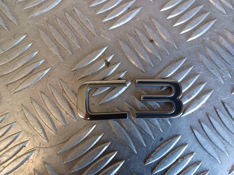 Autocollant Adhésif Monogramme hayon coffre arrière " C3 " - CITROEN C3 III (3) - Photo 1/2