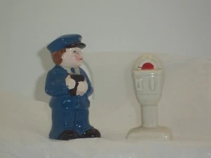 VTG CERAMIC POLICEMAN AND PARKING METER SALT & PEPPER SHAKERS - MADE IN KOREA - Picture 1 of 5