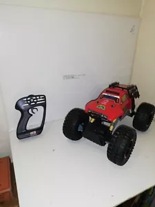 VOITURE MAISTO TECH MONSTER TRUCK ROCK CRAWLER + COMMADE RC FONCTIONNE 1/14 - Foto 1 di 7