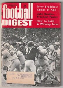 November 1971 Football Digest---Bears vs Lions  Very Good
