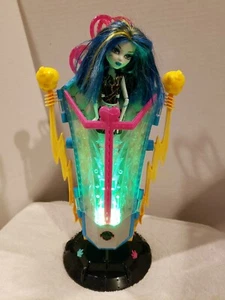 Monster High Freaky Fusion Frankie Stein Recharge Chamber Playset - Picture 1 of 12