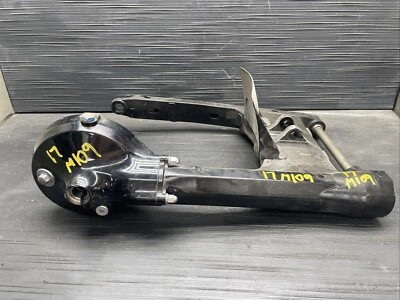 Suzuki Boulevard M109 2017 transmisión final trasera conjunto basculante #81524 Foto 1 de 4