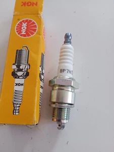 bougie NGK bp7hs ducati cagiva yamaha pgo fantic italjet mbk derbi - Photo 1/3