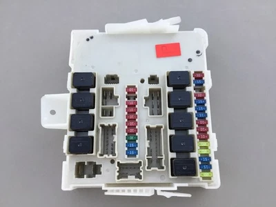 2008 Nissan Xterra Fuse Box Body Control Module BCM 284B6ZE00C * - Image 1 of 4
