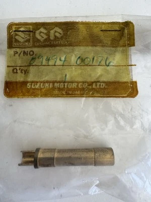 SUZUKI OEM RM125 1975 -1978 PE175 1987 1979 CARBURETOR NEEDLE JET 09494-00176 - Image 1 of 3