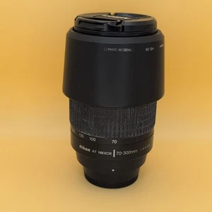 Nikon Lens AF NIKKOR 70-300mm 1:4-5.6 G Zoom Lens - Picture 1 of 7