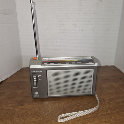 Vintage General Electric GE AM/FM Portable Radio 6V AA Model 7-2842A ...