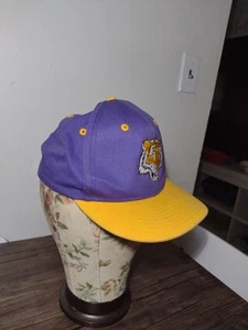 Cappello LSU Tigers '47 taglia unica berretto snapback viola tigre camionista maglia calcio - Foto 1 di 5