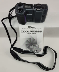 Nikon Coolpix 995 con borsa, caricatore, manuale e accessori, 3,3 MP ottime condizioni - Foto 1 di 13