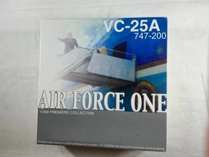 Dragon Wings 55544 1:400 Diecast Airliner Boeing 747-200 Air Force One - Picture 1 of 1