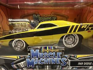 Muscle Machines 1969 Dodge Charger R/T 1:24 car Maisto Dragster