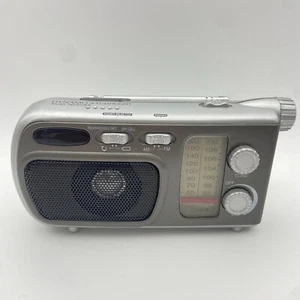 Dynamo & Taschenlampe Aufladen tragbarer Radioempfänger silber - Bild 1 von 8