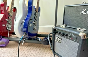 SX GS 10 Guitar Amplifier 10 Watts 120 Volts - Works Great & Clean - Picture 1 of 7