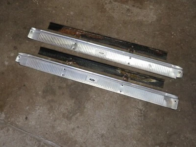 Ford Thunderbird T-Bird 1964 1965 1966 placas de umbral de puerta izquierda y derecha y protectores de cableado Foto 1 de 4