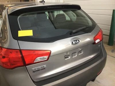 Tapa de cubierta usada se adapta a: Kia Forte Htbk 2012 sin cámara de visión trasera grado A Foto 1 de 4