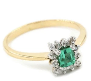 18ct Yellow GOLD Emerald & Diamond Ring - Size 7 - Picture 1 of 5