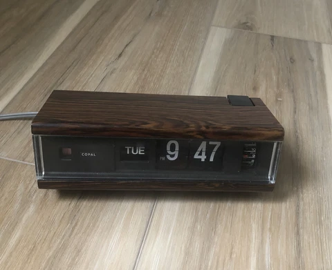 Vintage 1970s COPAL JAPAN Alarm FLIP CLOCK Model 229 Wood Grain Color Cover