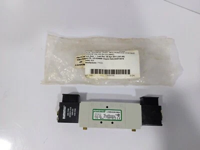Numatics L12BB452B018D61 Solenoid Valve 14.5 -145 PSIG AIR  1-10BAR - Image 1 of 4