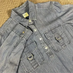 Gap 1969 Denim Look Cotton Blend Blouse Size Medium EUC - Picture 1 of 10