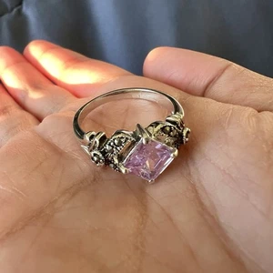 Elegante anillo vintage de piedras preciosas de plata púrpura talla 9 - Imagen 1 de 6