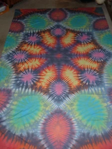Tie-Dye Twin Sheet Wandteppich: 65" x 101" - Bild 1 von 3