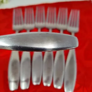 7 Pc DF Dinner Forks Hampton Silversmiths Gourdon Stainless Flatware - Picture 1 of 15
