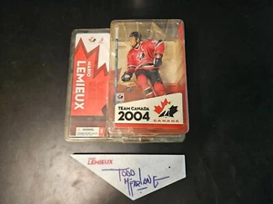 Mario Lemieux Team Canada 2004 McFarlane Figure with Todd McFarlane Signed Base - Picture 1 of 3