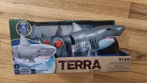TERRA by Battat Realistic RC Great White Shark Remote Control Pool Bathtub Toy - Picture 1 of 6