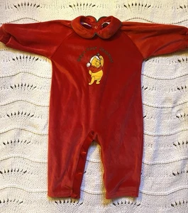 Completo rosso vintage Disney Winnie The Pooh 1 pezzo primo Natale bambino 9/12 mesi - Foto 1 di 14