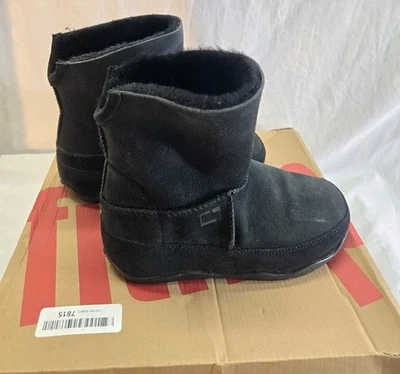FitFlop Mukluk Shorty Women's 6 Black Suede Shearling Lined Boots New - Image 1 of 4