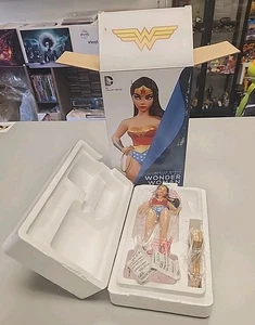 Estatua de Bruce Timm Arte de Guerra Mujer Maravilla Coleccionables de DC NUEVA #2107/5200 - Imagen 1 de 13
