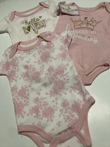 Pato Pato Ganso Bebé Conjunto de Una Pieza Paquete de 3 Hola Encantadora-Princesa en Entrenamiento N - Imagen 1 de 9