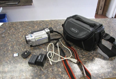 JVC GR-DVL520U Digital Video Camera W/ Accessories  Nice ! - Image 1 of 4