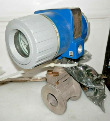 NEW FOXBORO W-A1HS1SSTAA-CL VORTEX FLOWMETER 10.5-50 VDC 1500 PSI 1.5" (40) - Image 1 of 4