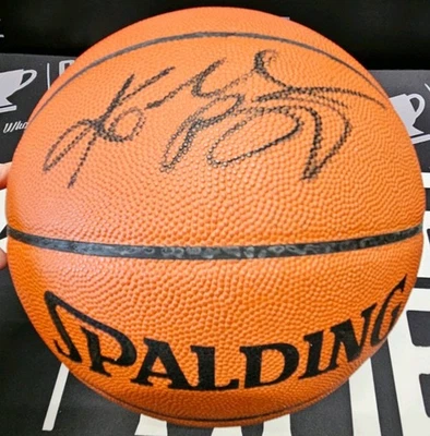 KOBE BRYANT SIGNED OFFICIAL GAME BALL AUTO PSA CERT LAKERS BASKETBALL - Image 1 of 3