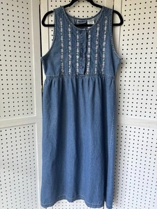 Vintage Erika & Co Denim Midi Dress Sz M Cottagecore Prairie Floral Embroidered - Picture 1 of 5